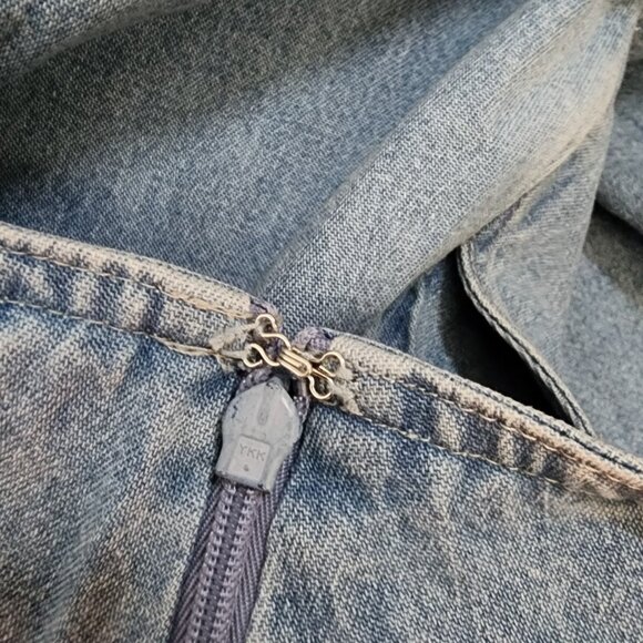 J. Peterman Skirt Womens Size 12 Blue Denim Pleated A Line Pockets Cotton Zip Up - Picture 5 of 6